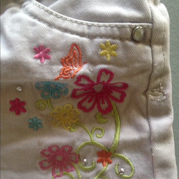 Khaki Shorts - Picture 4 of 5